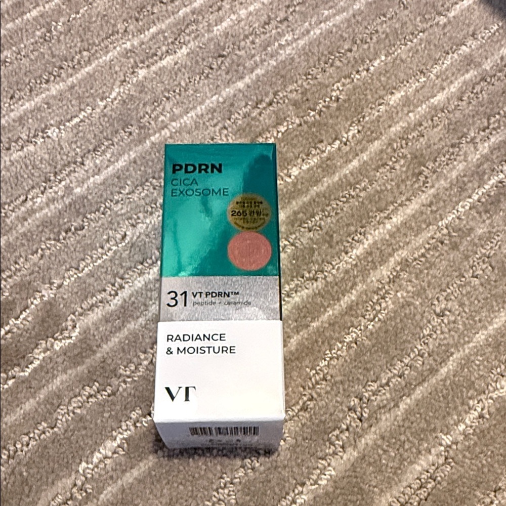 VT PDRN Cica Exosome Moisturizer - Green & White